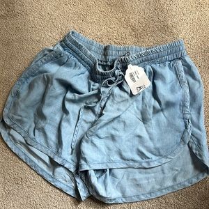 ISLAND GYPSY BRAND NEW BLUE SHORT